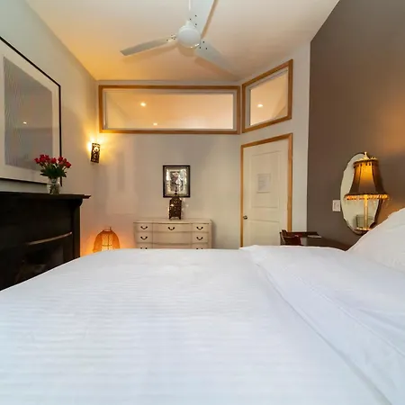 2 Bedrooms With A Private Bathroom In Lovely Home New York Exterior photo