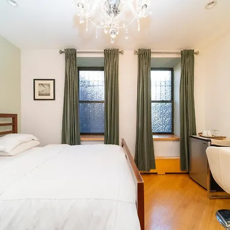 2 Bedrooms With A Private Bathroom In Lovely Home New York Exterior photo