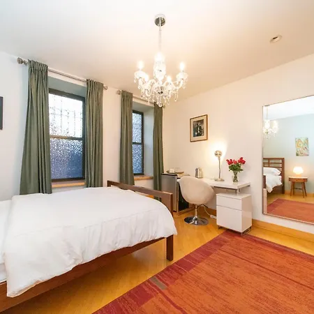 2 Bedrooms With A Private Bathroom In Lovely Home New York Exterior photo
