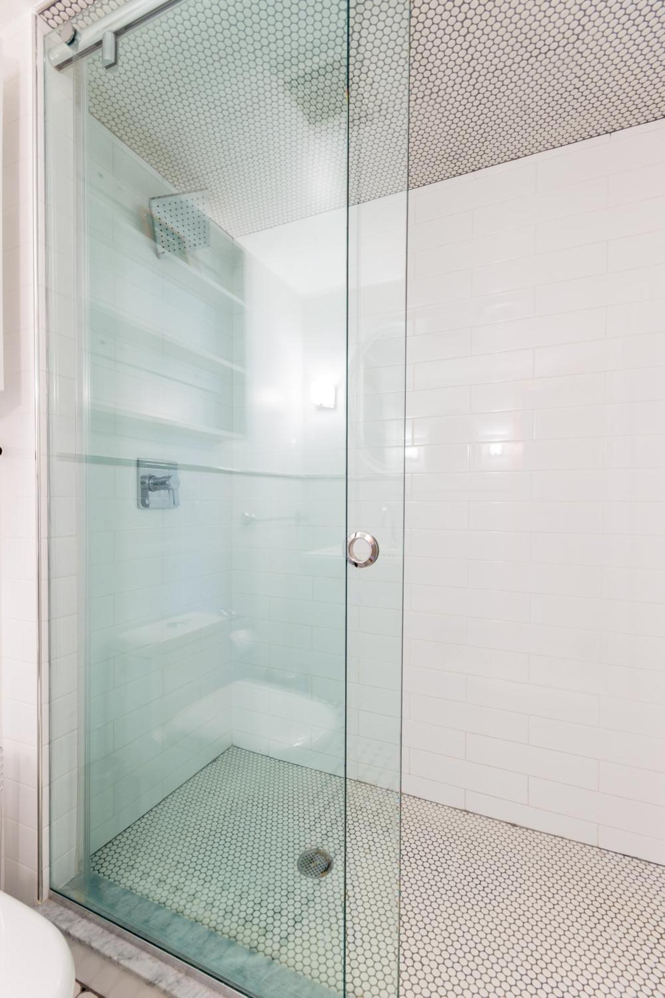 Séjour chez l'habitant 2 Bedrooms With A Private Bathroom In Lovely *